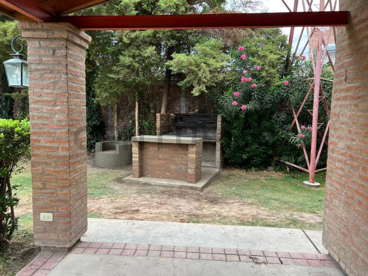 Casa Quinta en Venta en Pocito, San Juan