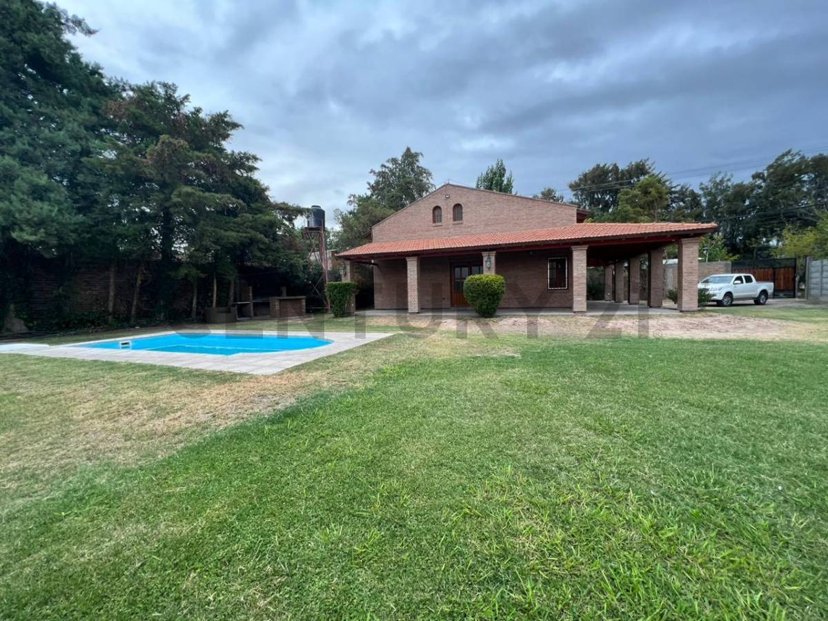 Casa Quinta en Venta en Pocito, San Juan