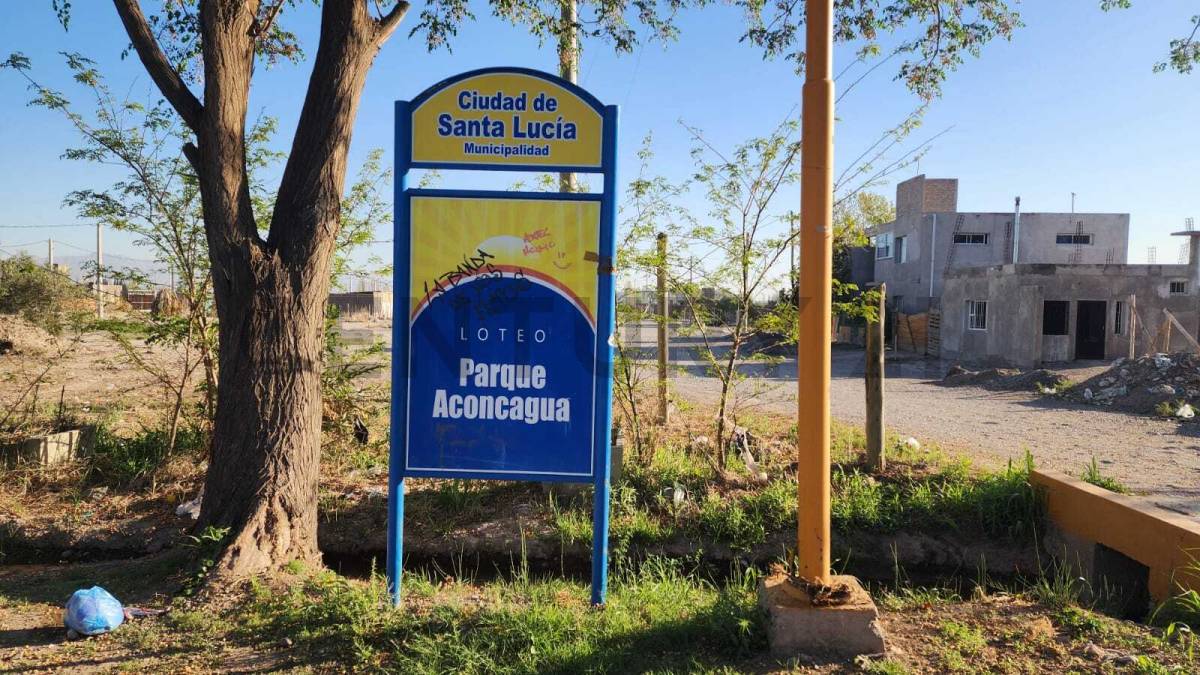 Terreno en Venta en Villa Santa Lucia, San Juan
