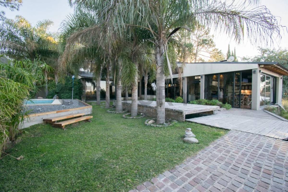 Residential For Sale, Single Family Home URUGUAY 3355, Sauce Viejo, La