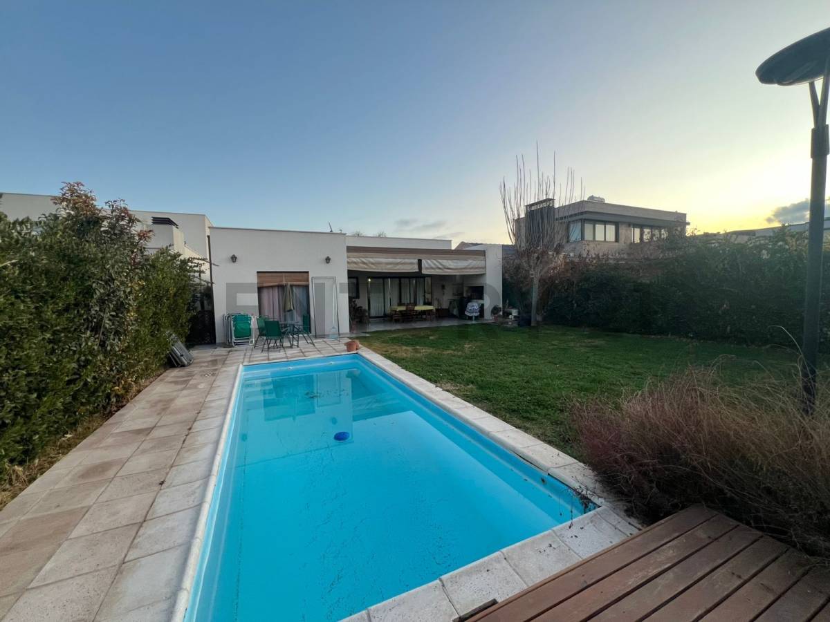 Casa en Venta en Guaymallen, Mendoza