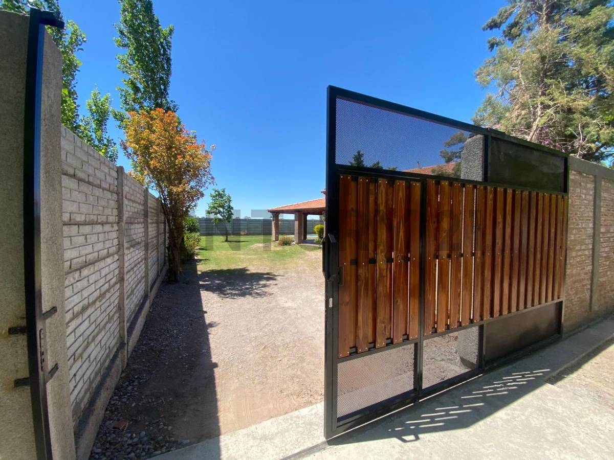 Casa Quinta en Venta en Pocito, San Juan