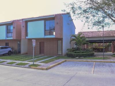 casa-en-condominio en venta