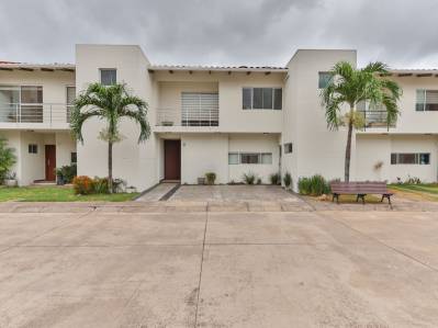 casa-en-condominio en venta