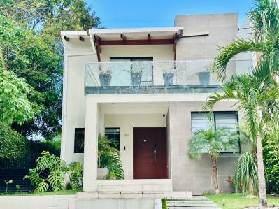 casa-en-condominio en venta
