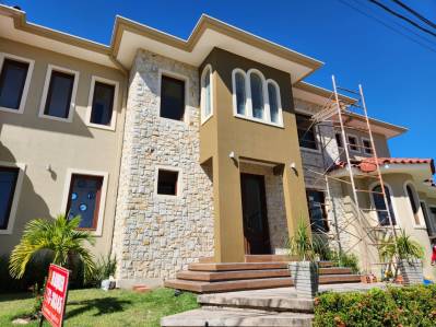 casa-en-condominio en venta