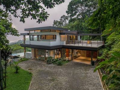 Casa Koules: Residencia arquitectónica  con vista al mar en la prestigiosa Costa Verde Estates