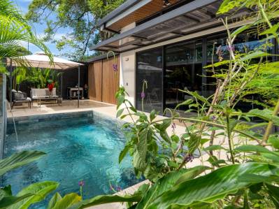 Casa de ingresos transitable en Uvita con potencial de expansión