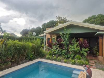 Casa en Venta en Orotina Centro con Piscina | Propiedad Amueblada