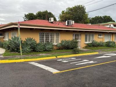 Venta de Casa super grande en Rohmoser y se puede utilizar para oficinas también