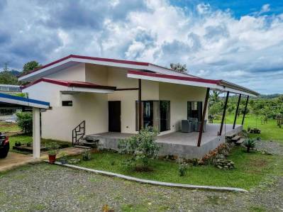A minutos de Manuel Antonio Villa de Campo