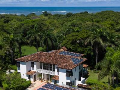 FOR SALE A Private Paradise: Your Sanctuary by the Sea