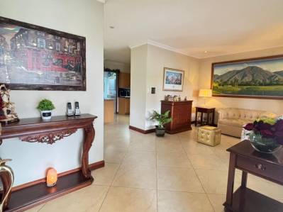 🏡 Your new home awaits you at La Floresta Condominium! 🌳✨