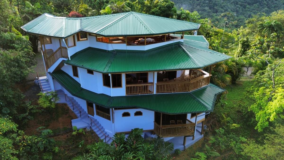 Discover the Charm of an Exotic Home in Las Tumbas, Costa Rica Pérez Zeledón Costa Rica