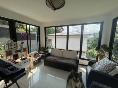 SE VENDE Casa Llave en Mano Totalmente Amueblada con Vista al Valle + Local Comercial – Santa Ana