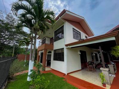 Spacious Home For Sale in Excellent Condition