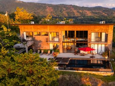 LUXURIOUS 180 OCEAN VIEWS 4 BEDROOMS HOUSE WITH INFINITY POOL