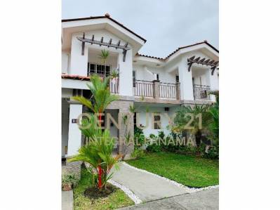 CASA EN VENTA, DON BOSCO, CIUDAD DE PANAMA, PH QUINTAS DE VERSALLES, MOD. LYON - JAC