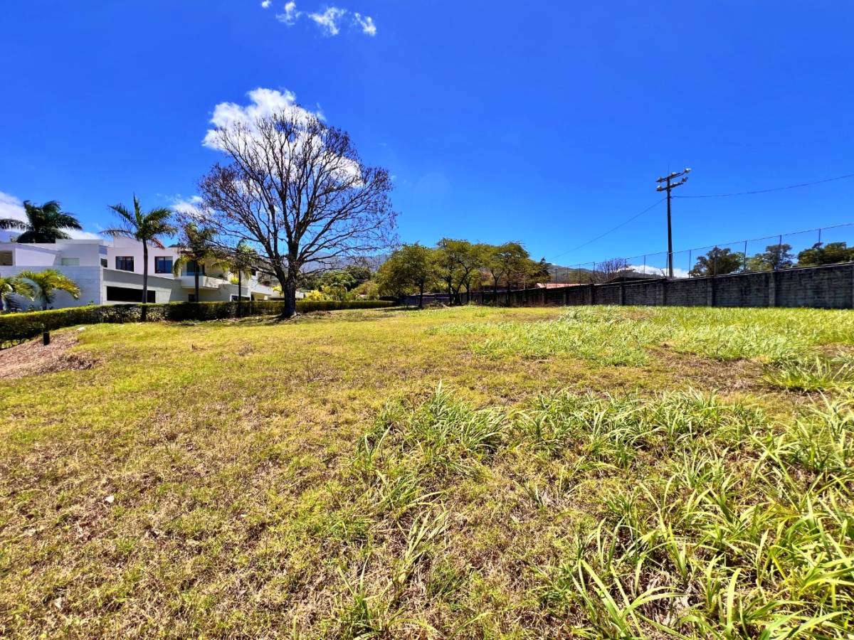 Lote Residencial en Santa Ana, Santa Ana en Venta. ID 592936. Foto 1