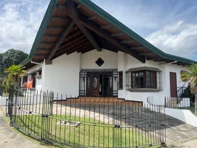 VENTA. ESPECTACULAR CASA Y LOTE CONTIGUO, URBANIZACIÓN CRISTAL - LA URUCA, SAN JOSÉ.