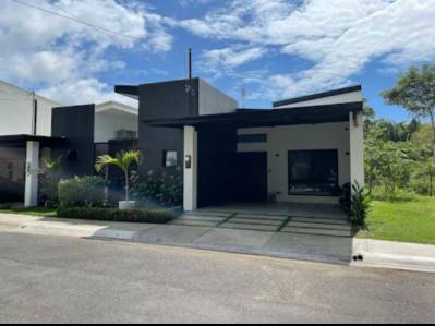 CASA ESTILO BALI DE 2 HABITACIONES Y 2 BAÑOS EN JACO, COSTA RICA