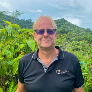 Peter van Hussen : Asesor