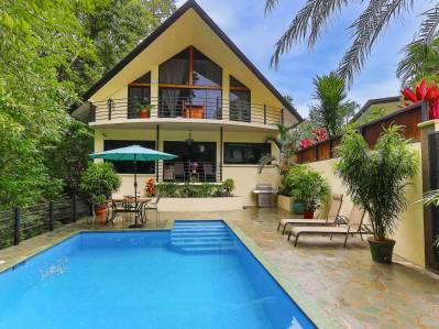Great residence or rental with 4 bedrooms Casa Tipoha Affordable Home with a Pool