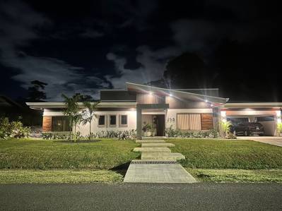 Modern house in Hacienda Los Reyes | La Guácima | $525,000