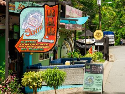 Propiedad multinegocio en el corazón de Dominical