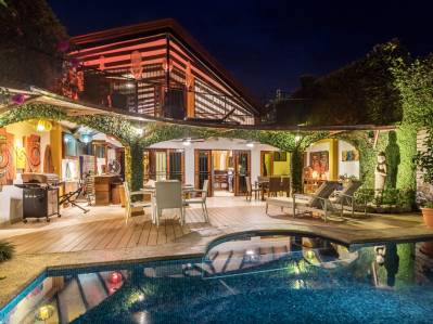 Lujosa Oportunidad Comercial, Casa de 4 Dormitorios, Jaco Sol, Playa Jaco