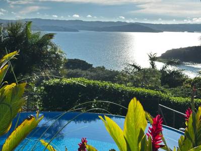 Flora and Volcano view Condo