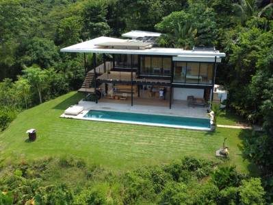 Casa de lujo de doble piso con vista al mar en Playa Hermosa