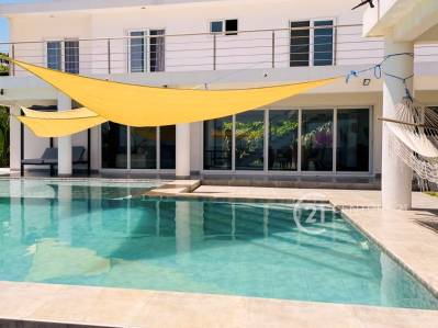 Oceanfront Escape in Iztapa