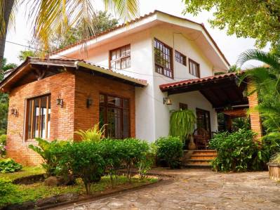 Espectacular casa de Campo en Carretera Sur. Managua, Nicaragua