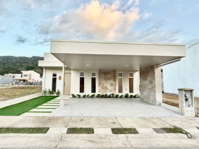 Exclusive presale at Arenas Condominium: House with private pool and modern finishes