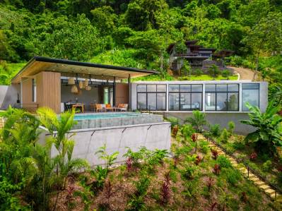 Casa La Artista - Sleek Modern Retreat with Ocean & Mountain Views in Ojochal