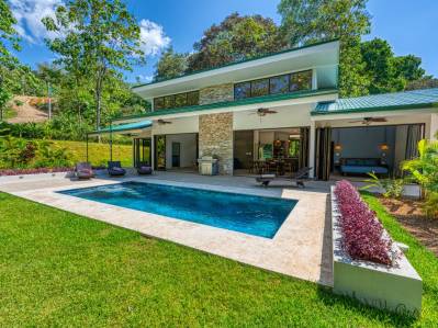Casa del Bosque en el Nuevo Desarrollo Tulpá Ridge en Matapalo.