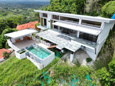 Elegancia moderna con vistas inigualables, casa de 3 dormitorios y 3 baños