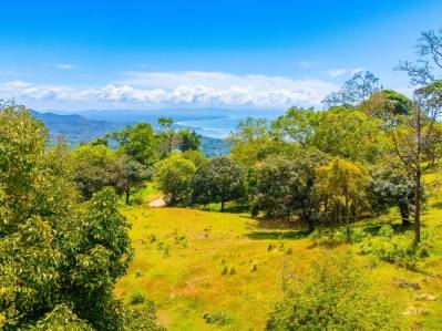 Lot 21 for Sale in Ojochal – Spacious Mountain Views, Ready to Build in Costa Rica