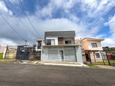 🏡 Venta de Hermosa Casa en San José de la Montaña – Ubicación Tranquila y Excelente Inversión