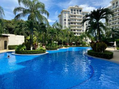 Jaco Bay 5 º piso condominio de 2 dormitorios con bonitas vistas a la piscina, Jaco