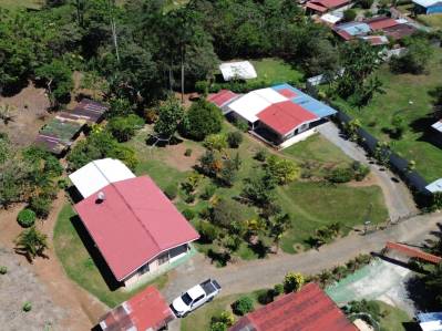 Hermosa propiedad de 4070 m2 con dos casas en Tuis de Turrialba