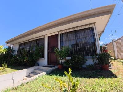 Casa Remodelada con Uso Comercial y Residencial en el corazón de Moravia