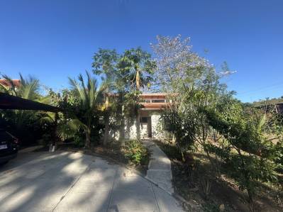 Hermosa Casa en Los Ángeles de Atenas