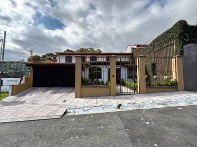 VENTA DE CASA EN RESIDENCIAL SIERRAS DE LA UNIÓN – SAN RAFAEL, TRES RÍOS