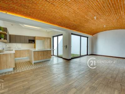 Brand new 3-bedroom house with unbeatable views