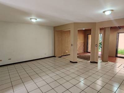 Casa en Condominio | Ulloa, Heredia | 4 Habitaciones | Ubicación estratégica