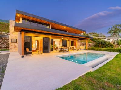 Casa moderna a estrenar con vista al mar en la Fase 5, Ojochal