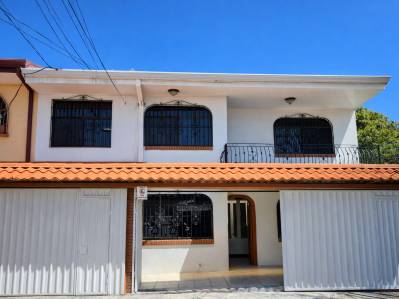 Venta de casa Zapote - Residencial La Pradera