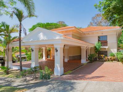 PH Camino de Cruces - Venta Casa (AAH-F39)